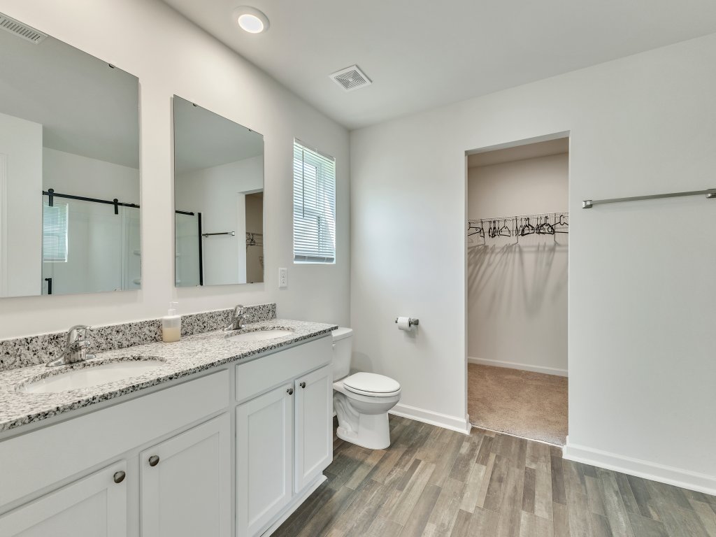Perfect Location 5BR Family Friendly Retreat Vacation Rental in North Carolina - RedAwning