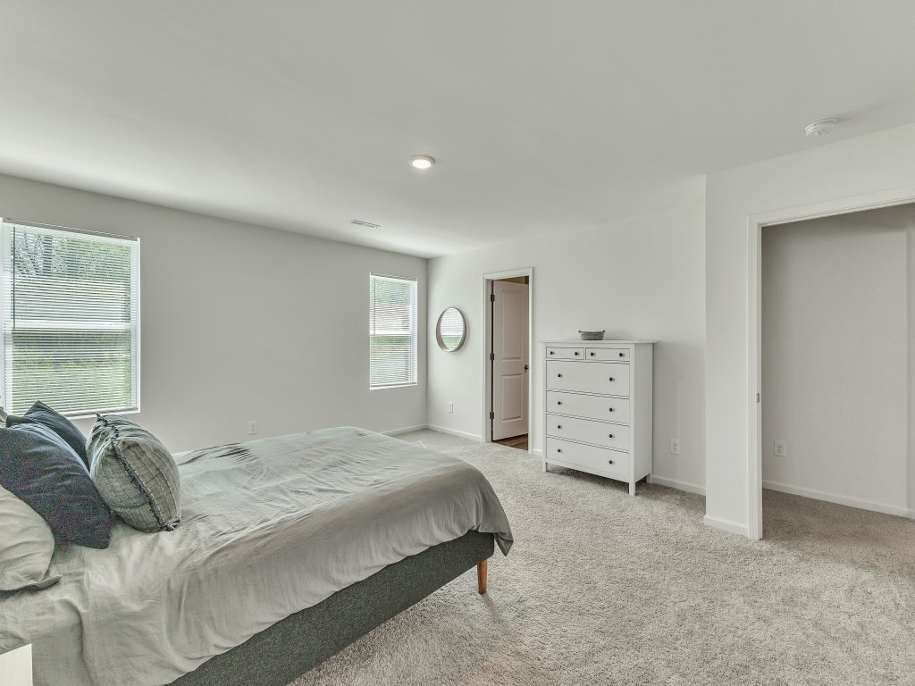 Perfect Location 5BR Family Friendly Retreat Vacation Rental in North Carolina - RedAwning