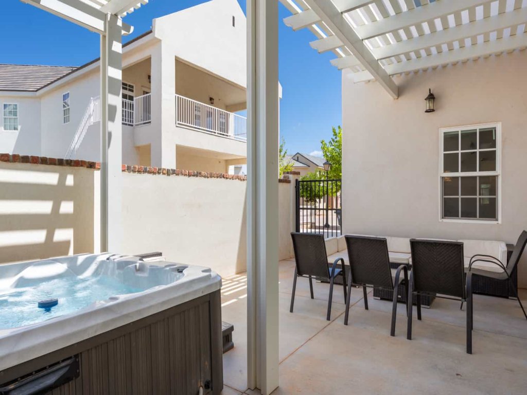 Twice Charmed Vacation Rental in Hurricane - RedAwning