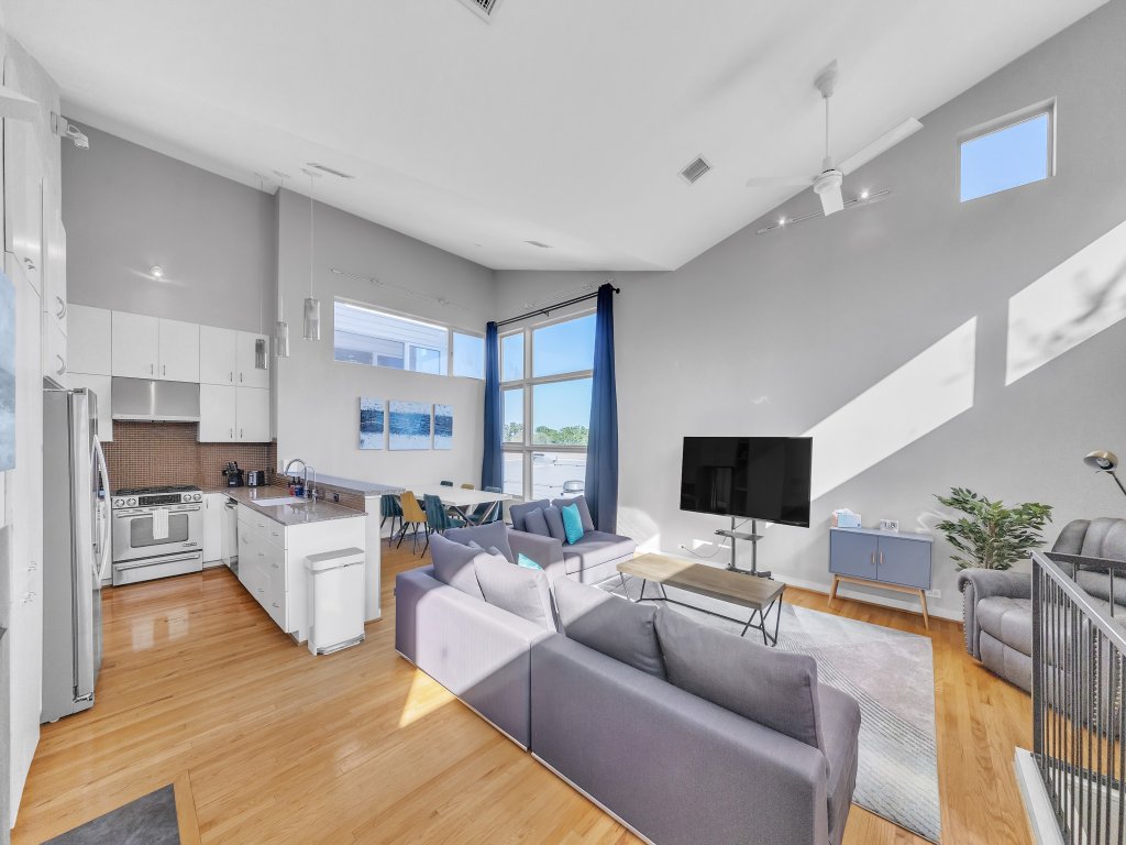 Stylish 3BR Modern Home in the Heart of Museum District Vacation Rental in Houston - RedAwning