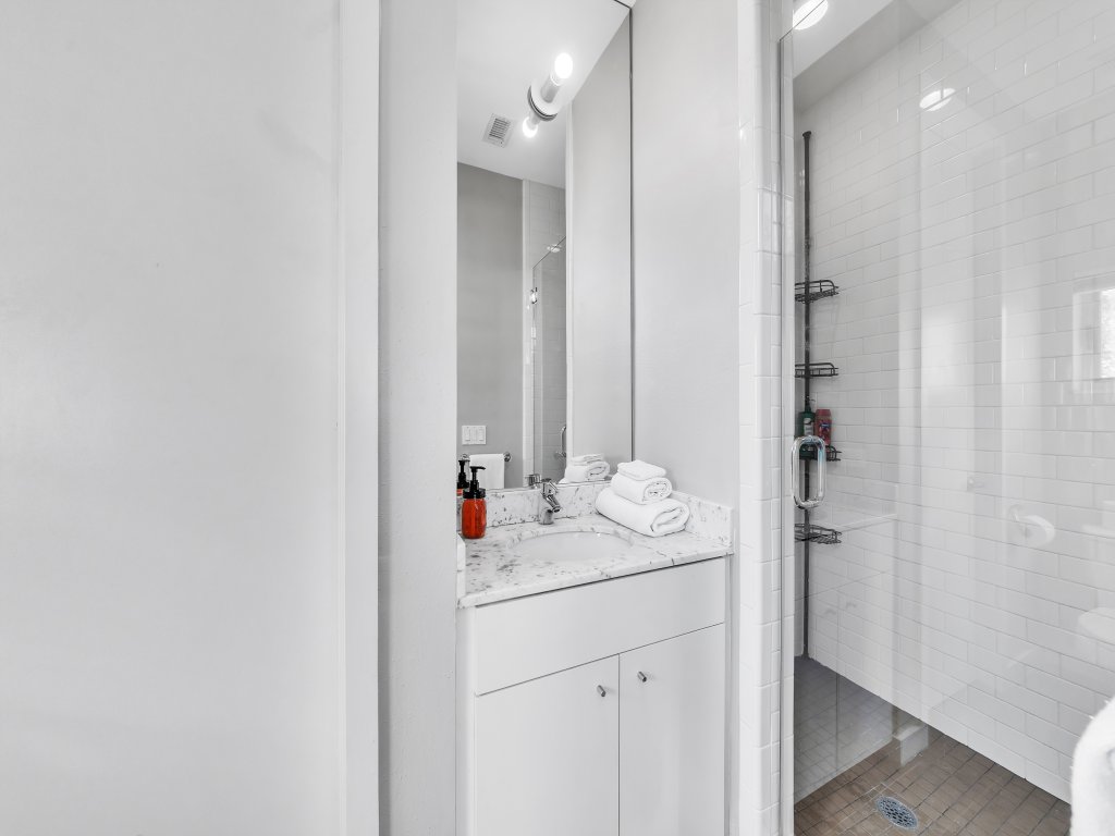 Stylish 3BR Modern Home in the Heart of Museum District Vacation Rental in Houston - RedAwning