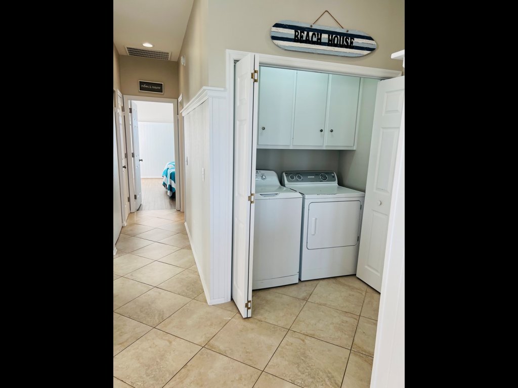 FINS / 1295 Ocean Blvd West Vacation Rental in Holden Beach - RedAwning