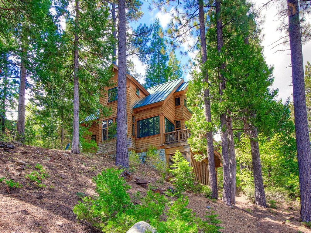 COH1444 - Fallen Leaf Relief Vacation Rental in California - RedAwning