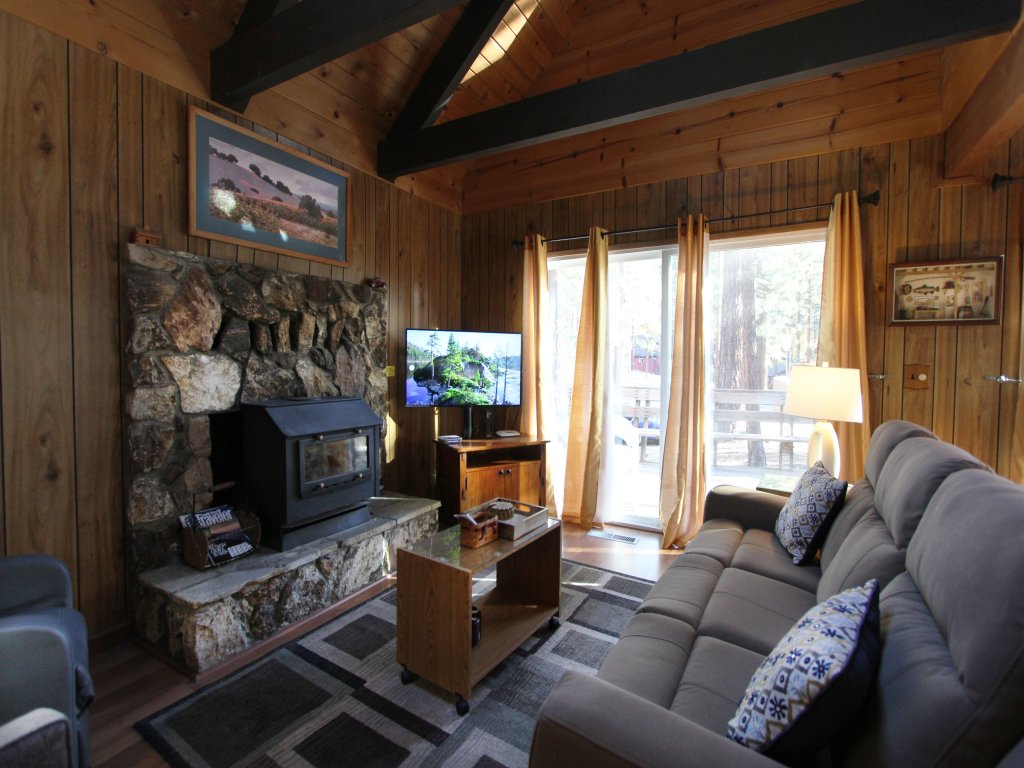 HCH0864 - Donner Cabin Vacation Rental in California - RedAwning