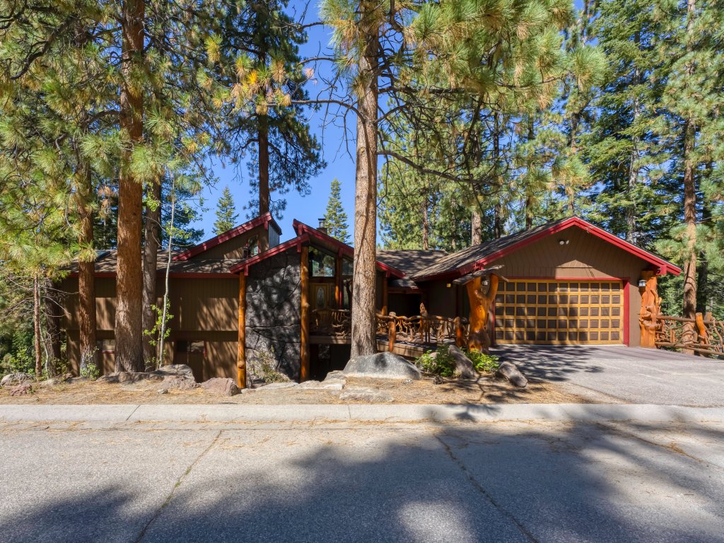 HCH1239 - Heavenly Tree House Vacation Rental in California - RedAwning