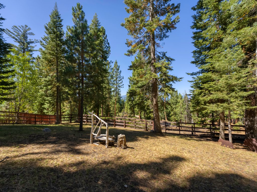 HCH1239 - Heavenly Tree House Vacation Rental in California - RedAwning