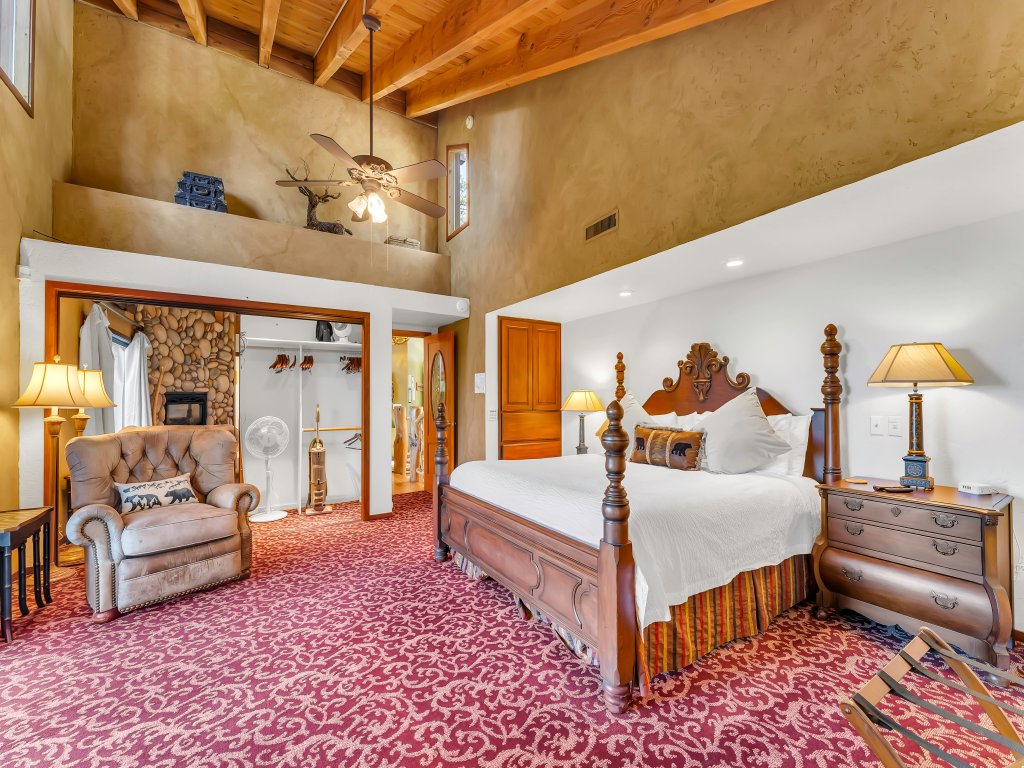 HCH1239 - Heavenly Tree House Vacation Rental in California - RedAwning