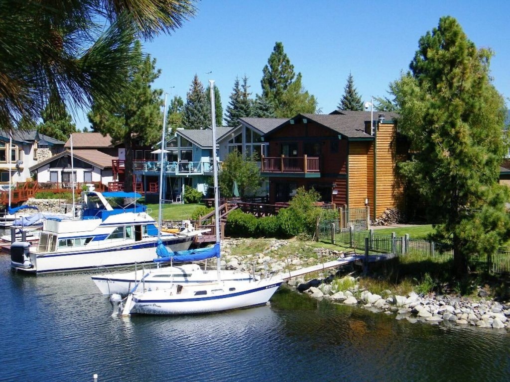 TKH1226 - Emerald Lodge Vacation Rental in California - RedAwning