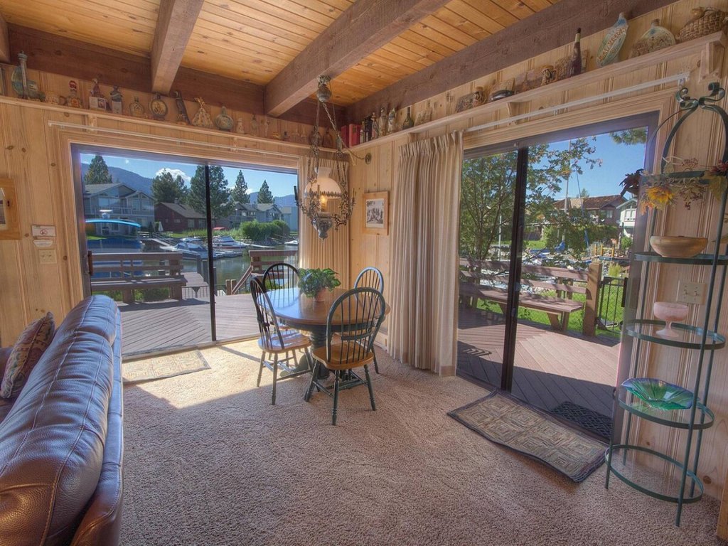 TKH1226 - Emerald Lodge Vacation Rental in California - RedAwning