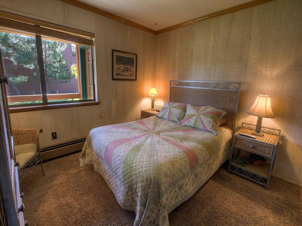 TKH1226 - Emerald Lodge Vacation Rental in California - RedAwning