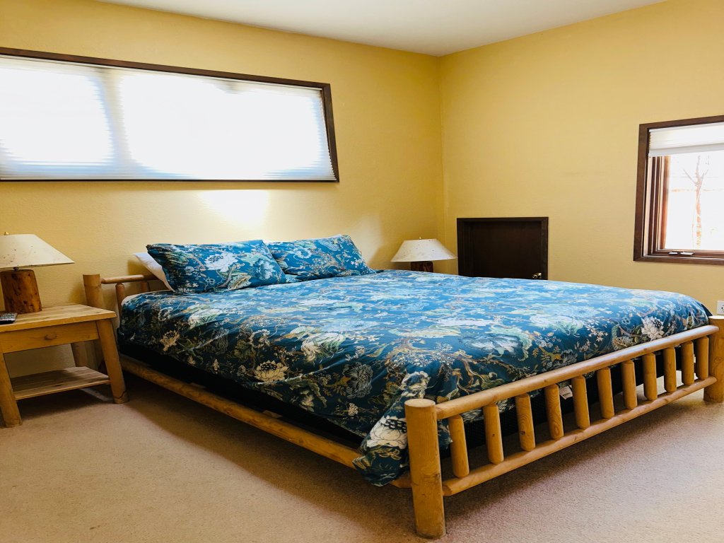 CYH1281- Tahoe Acres Vacation Rental in California - RedAwning