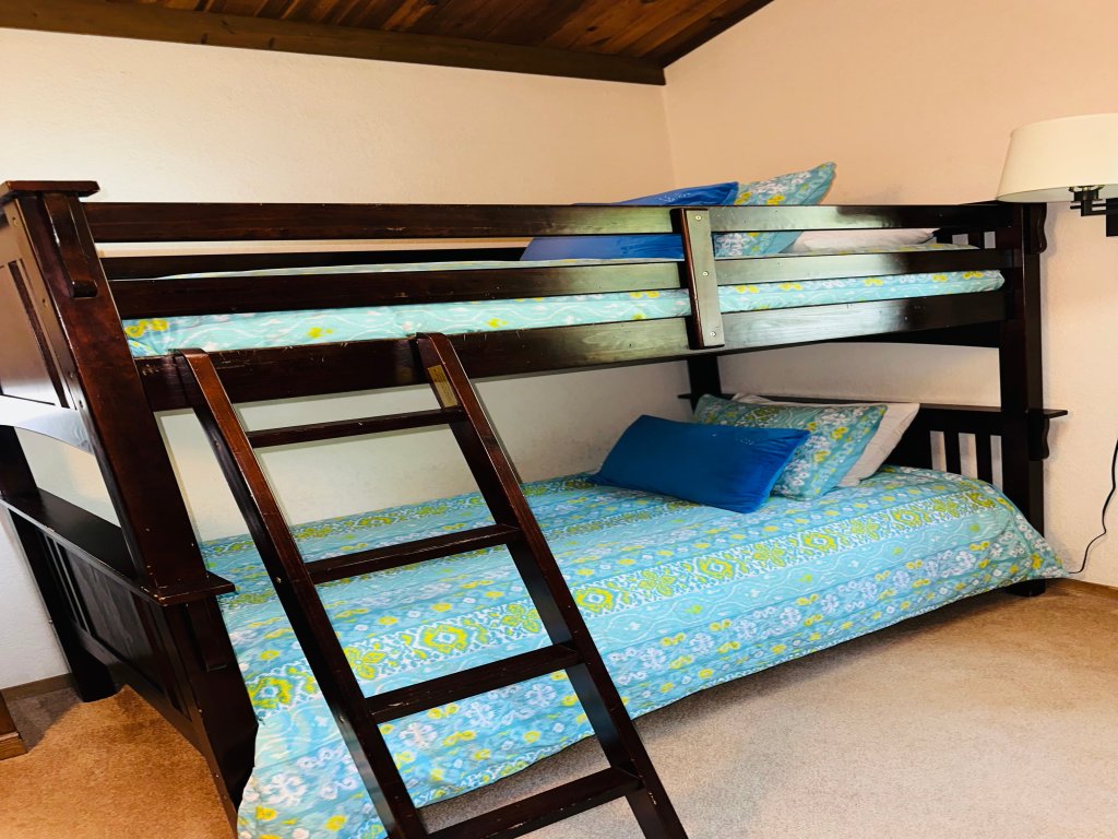 CYH1281- Tahoe Acres Vacation Rental in California - RedAwning