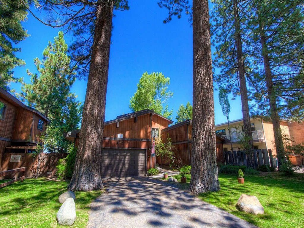 CYH1281- Tahoe Acres Vacation Rental in California - RedAwning
