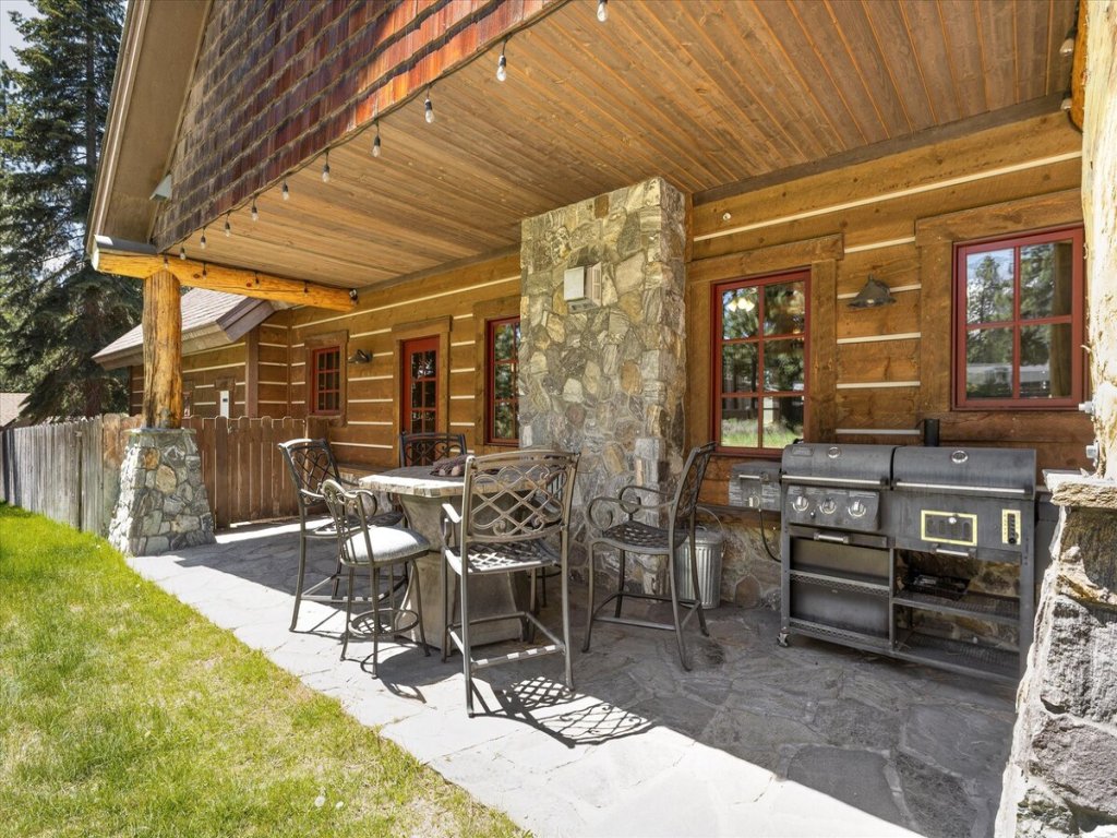 CYH1012 - Hidden Cedar Vacation Rental in California - RedAwning
