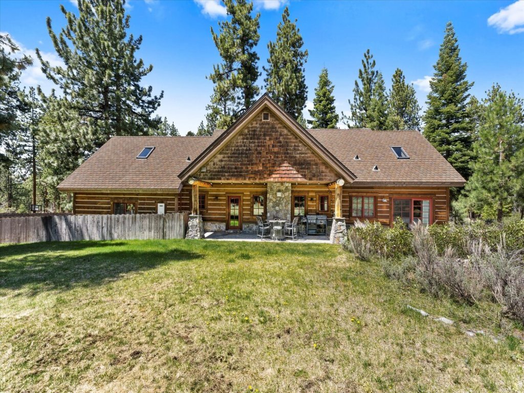 CYH1012 - Hidden Cedar Vacation Rental in California - RedAwning