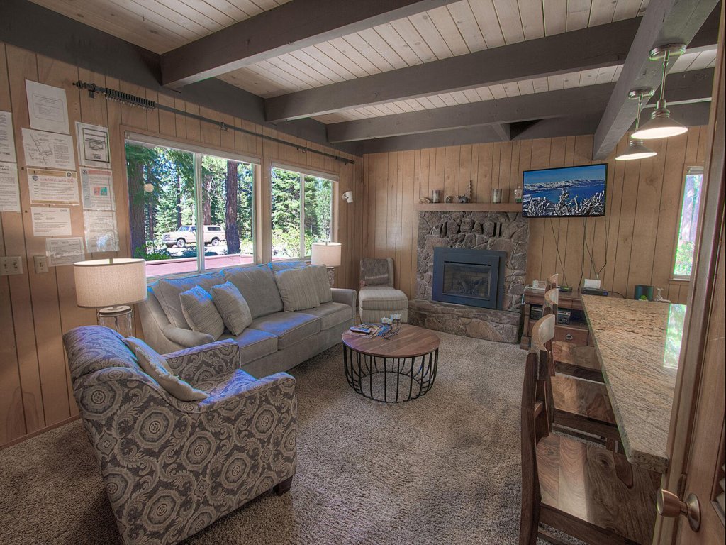 COH0885 - Skyline Divine Vacation Rental in California - RedAwning
