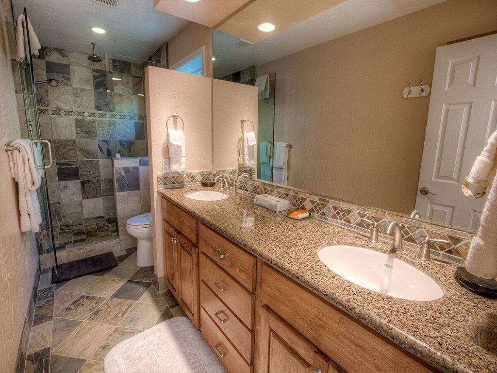 HCH1221 - Tahoe Bonoff Venture Vacation Rental in California - RedAwning