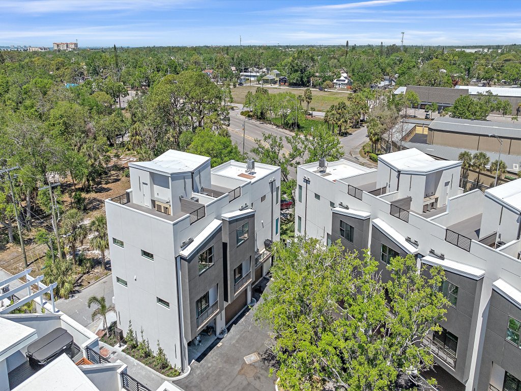 Uptown Oasis Vacation Rental in Sarasota - RedAwning