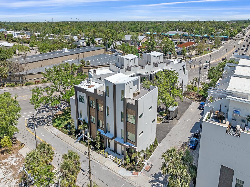 Uptown Oasis Vacation Rental in Sarasota - RedAwning
