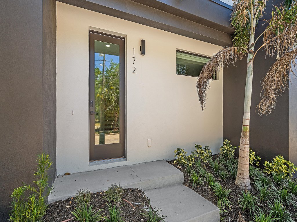 Uptown Oasis Vacation Rental in Sarasota - RedAwning