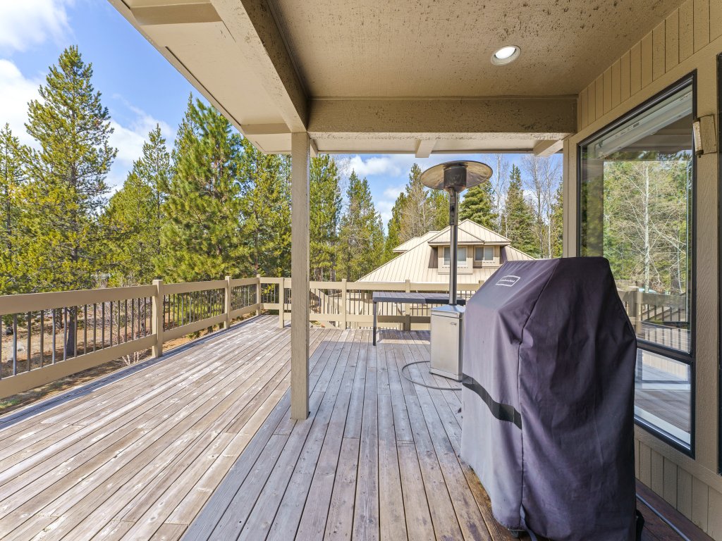 20 Aspen Vacation Rental in Bend - RedAwning