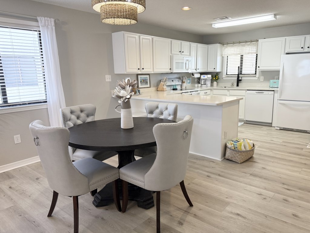 Sound Life Vacation Rental in Navarre - RedAwning