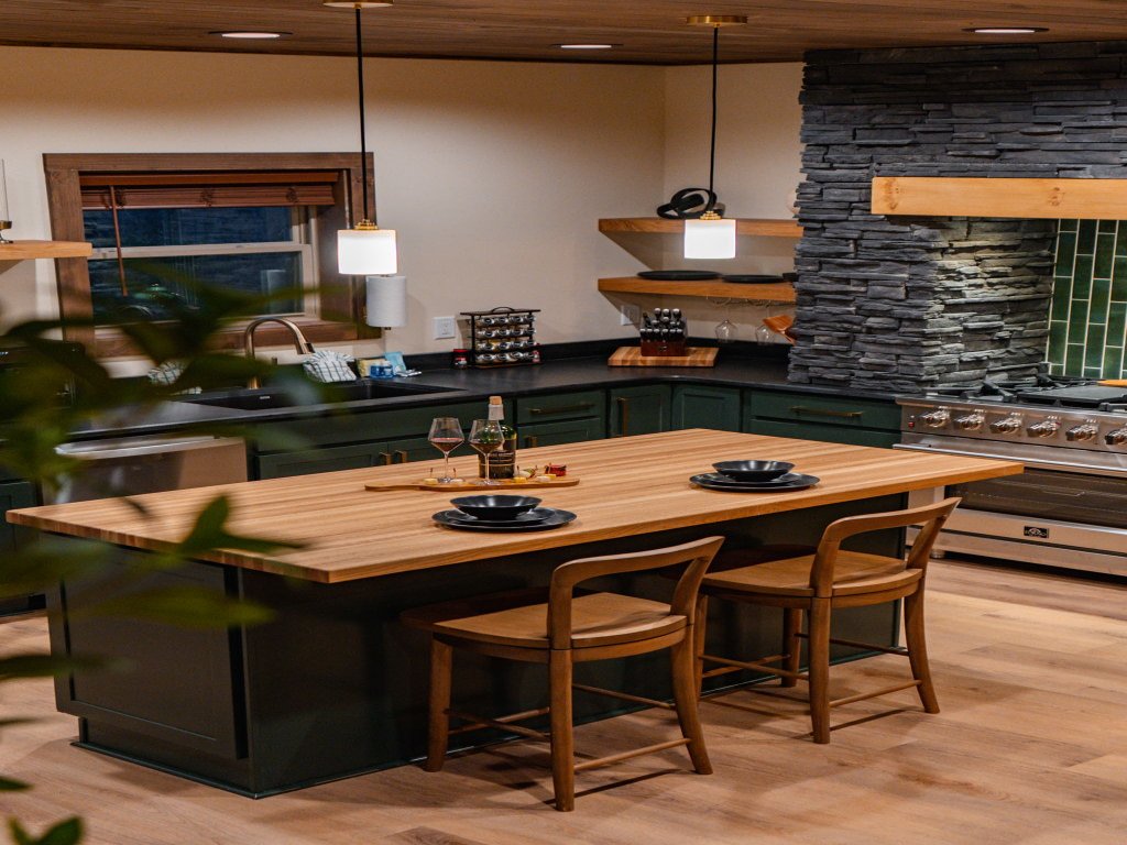 Reflections Vacation Rental in Sevierville - RedAwning