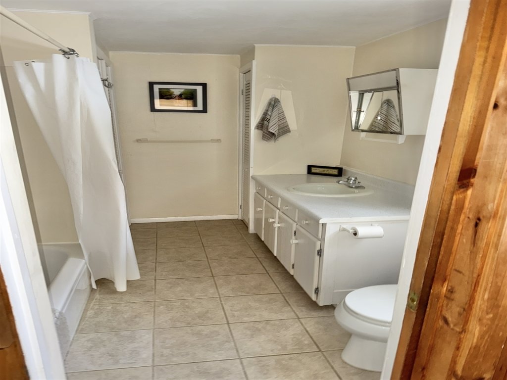 SUNSET SHORES LIMIT 4 Vacation Rental in Maine - RedAwning