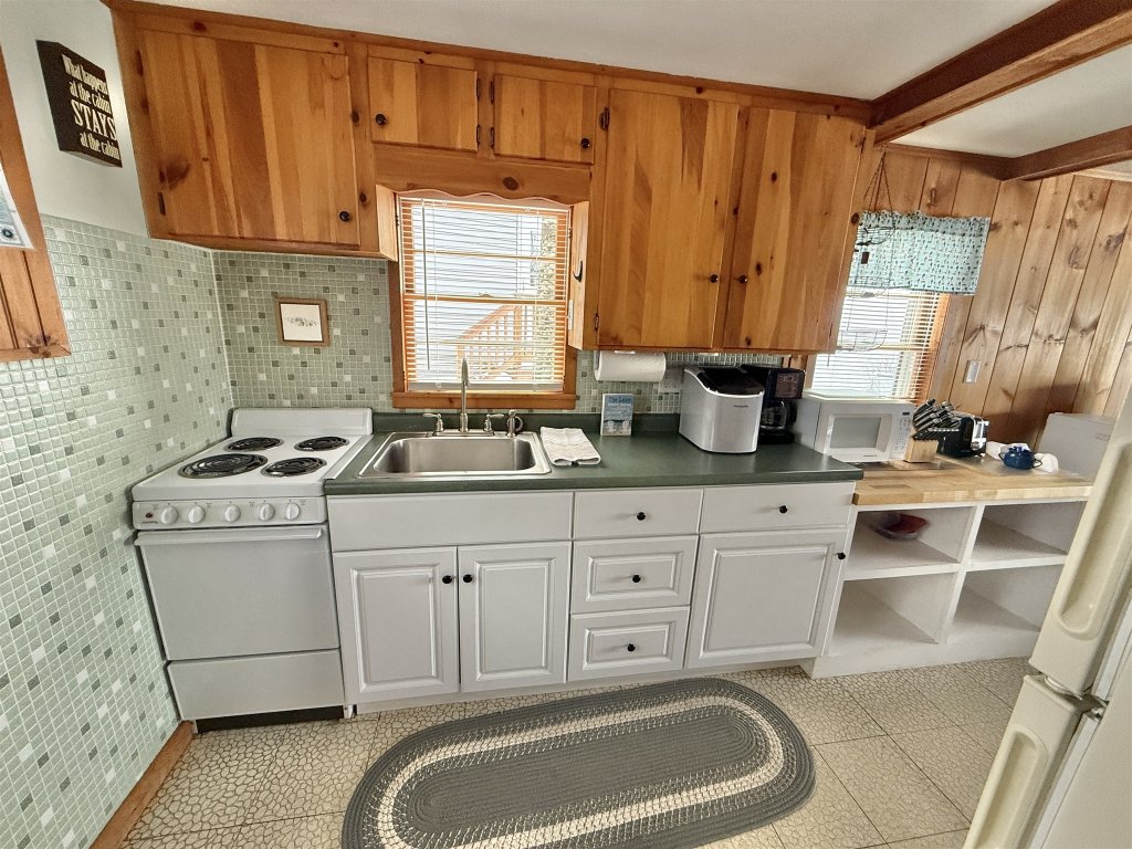 SUNSET SHORES LIMIT 4 Vacation Rental in Maine - RedAwning