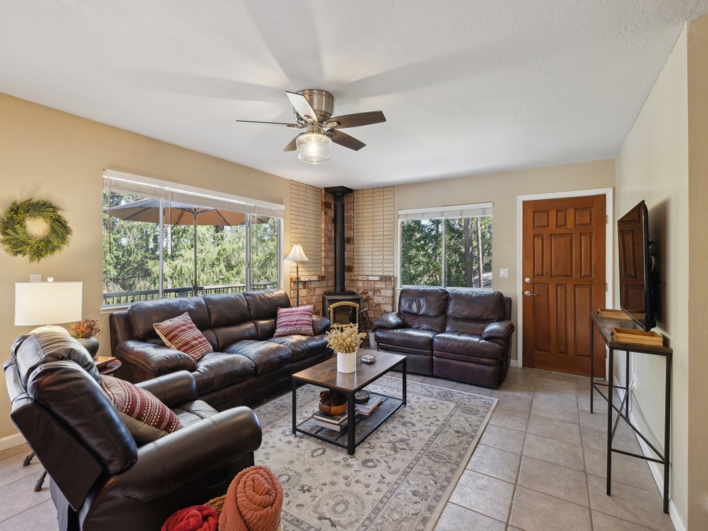 Whispering Pines Retreat Vacation Rental in California - RedAwning