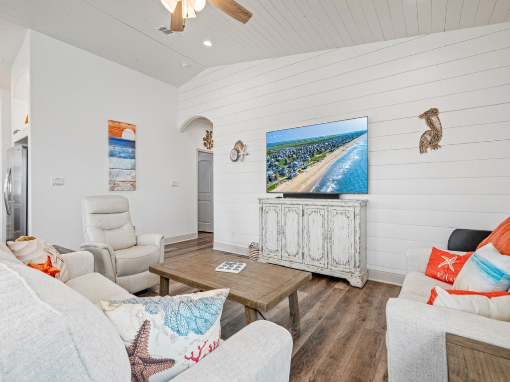 Breeze Easy Vacation Rental in Texas - RedAwning