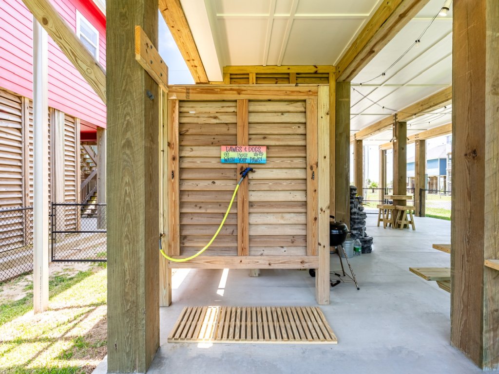 Breeze Easy Vacation Rental in Texas - RedAwning