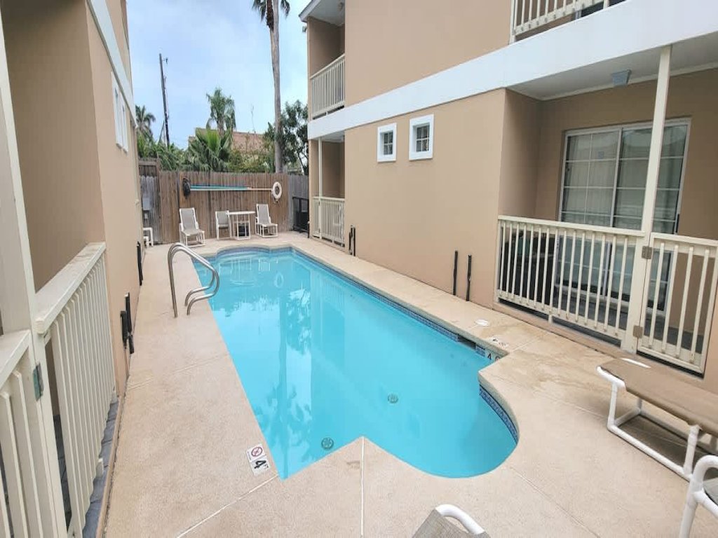 "1 Block to Beach "Pool" Up to 6 "Families Vacation Rental in South Padre Island - RedAwning