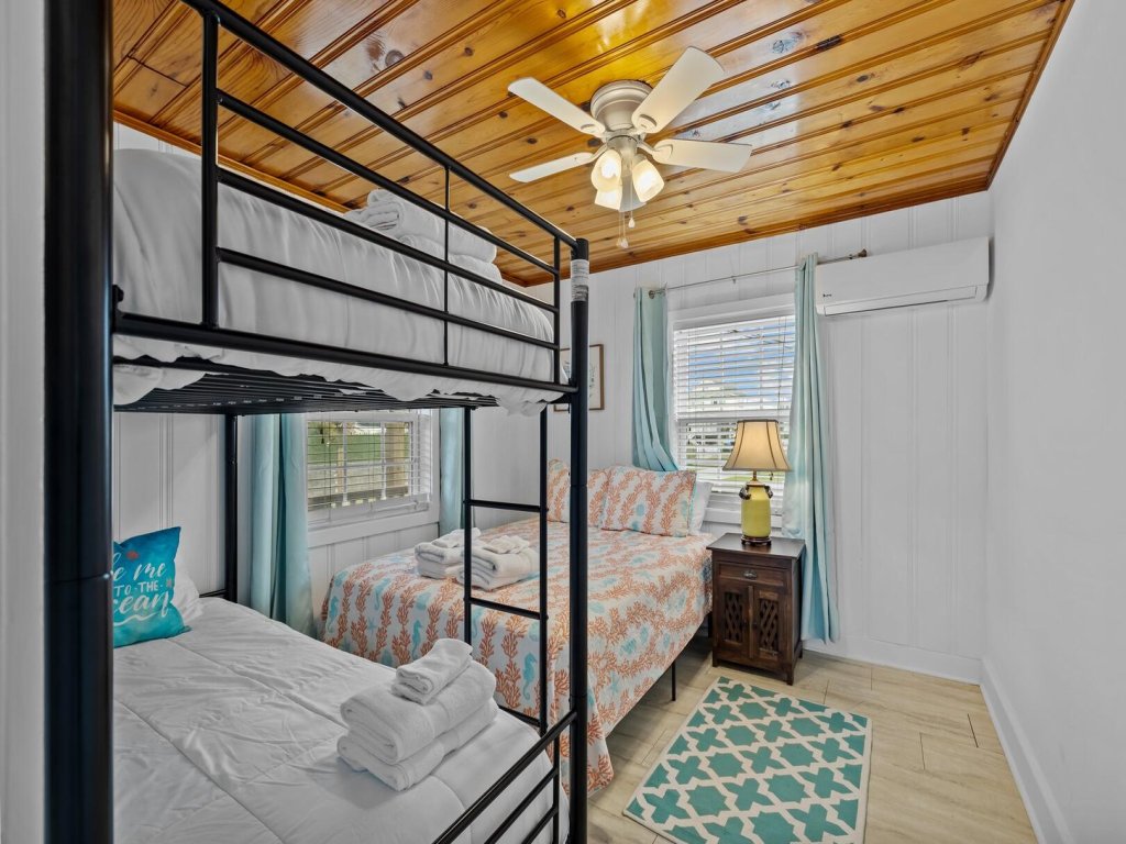 The Saltbox Vacation Rental in North Carolina - RedAwning