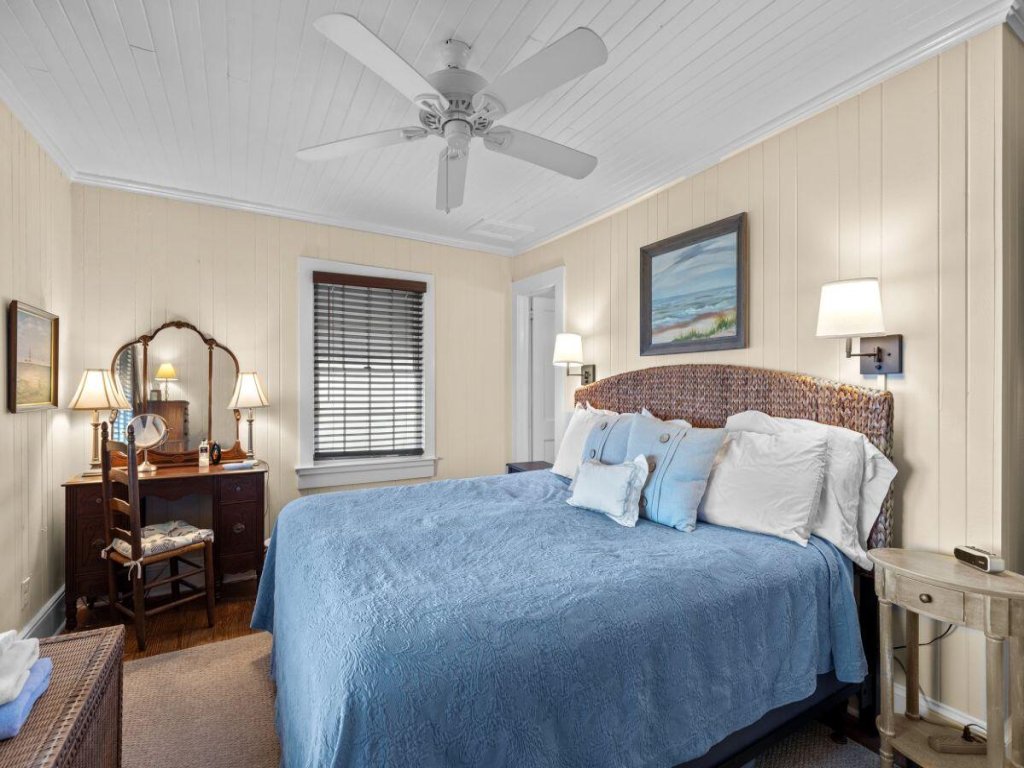 Sutton Cottage Vacation Rental in North Carolina - RedAwning