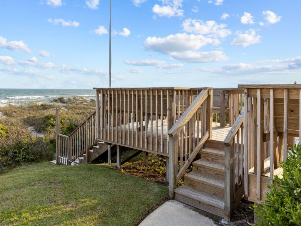 Sutton Cottage Vacation Rental in North Carolina - RedAwning