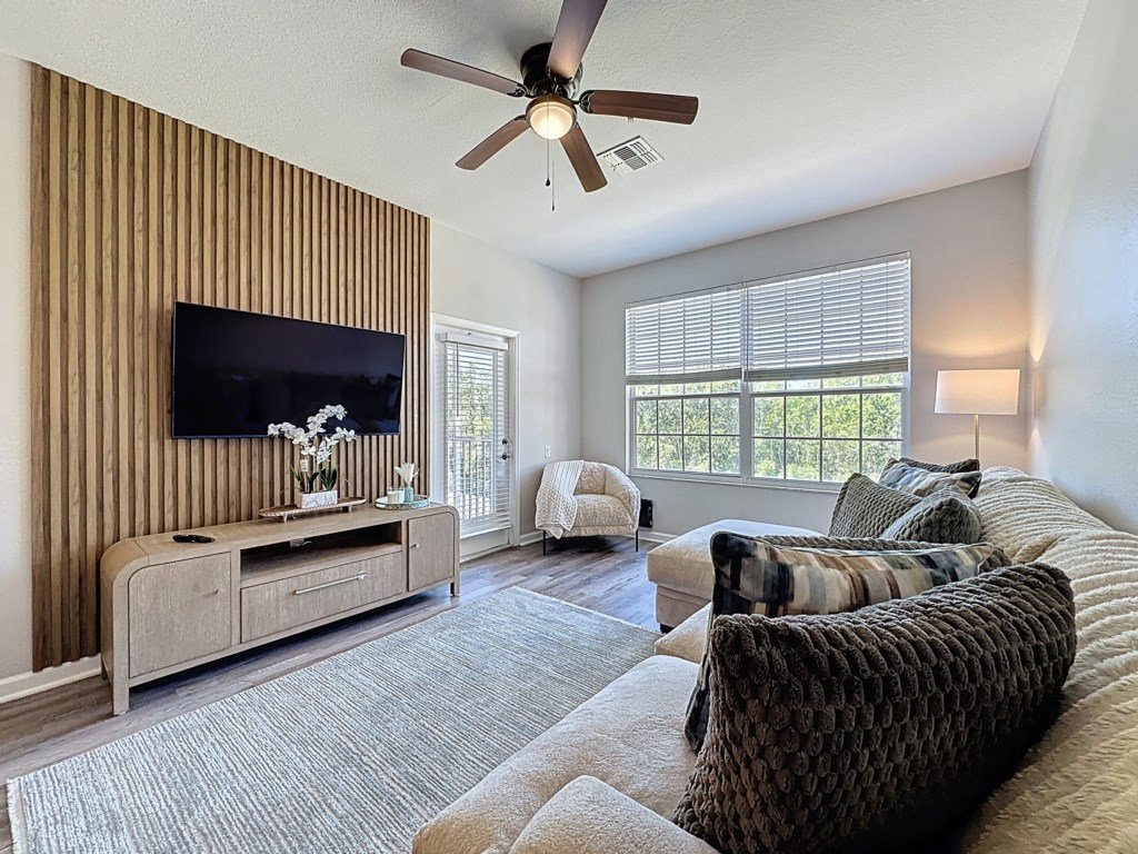 Beautiful Three bed condo, Minutes from Disney Vacation Rental in Kissimmee - RedAwning