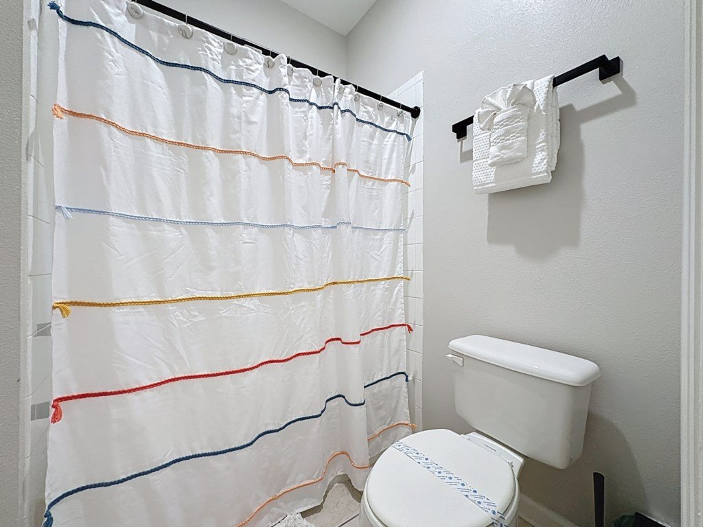Beautiful Three bed condo, Minutes from Disney Vacation Rental in Kissimmee - RedAwning