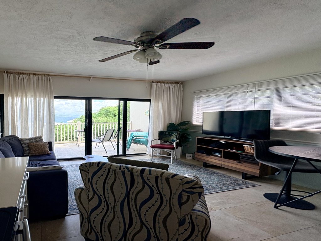 F3 Vacation Rental - RedAwning