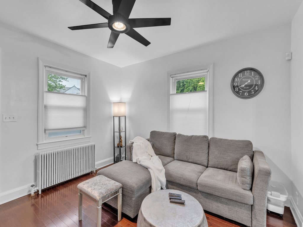 Cozy Getaway Quiet Neighborhood Near DT Vacation Rental in Maryland - RedAwning