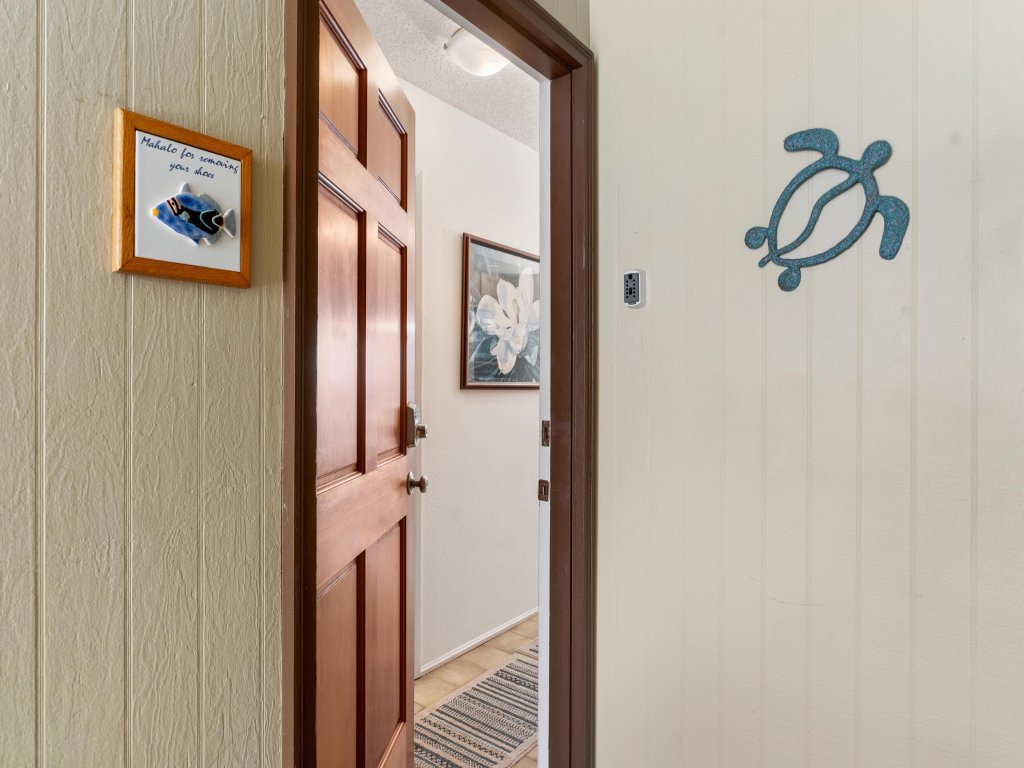 Big Island Kona Isle E32 Vacation Rental in Kailua-Kona - RedAwning
