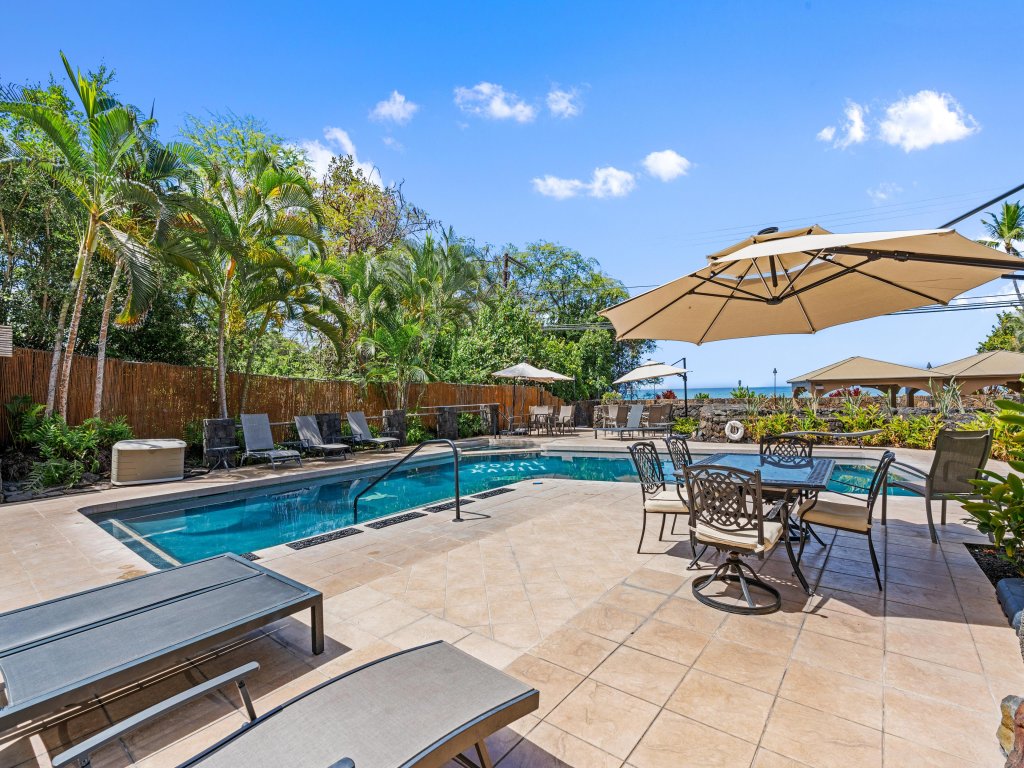 Big Island Royal Kahili A404 Vacation Rental in Kailua-Kona - RedAwning