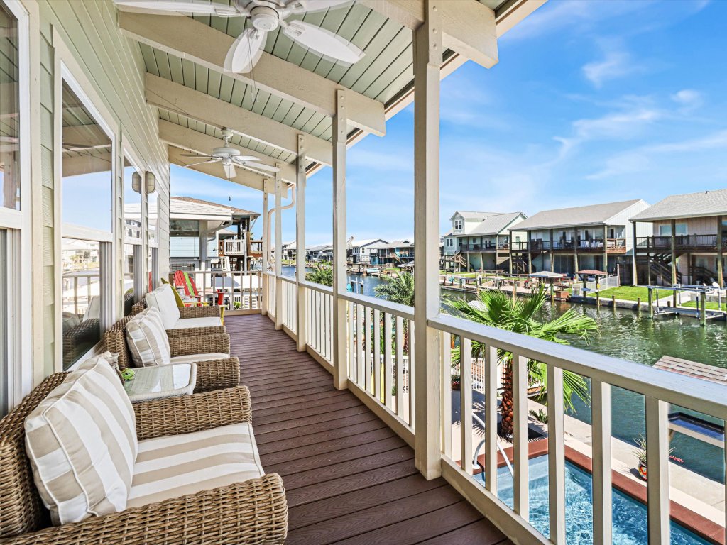 Bon Bini Vacation Rental in Texas - RedAwning