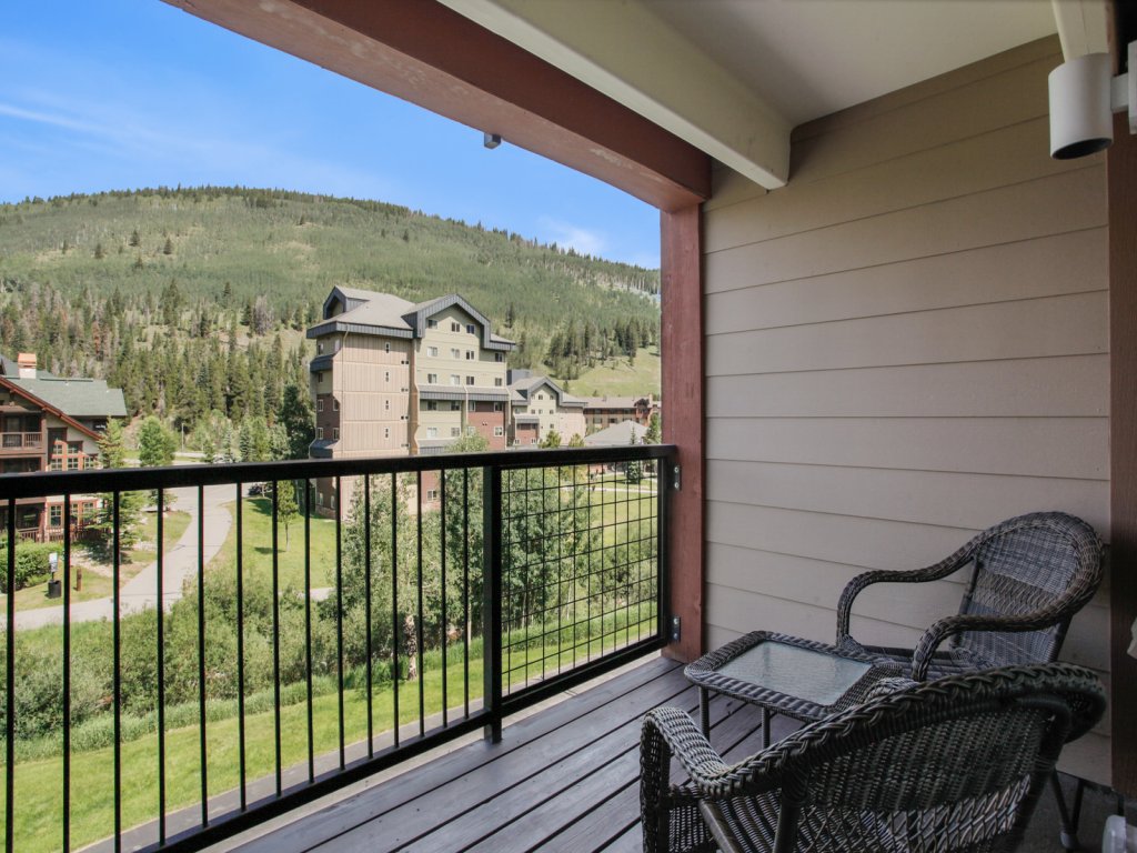 Lodge at Copper 1 Bedroom + Den Condo #304 Vacation Rental in Copper Mountain - RedAwning