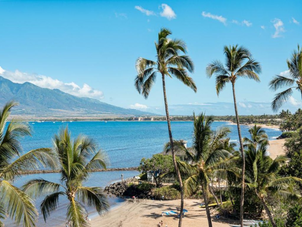 MENEHUNE SHORES, #609** Vacation Rental in Hawaii - RedAwning