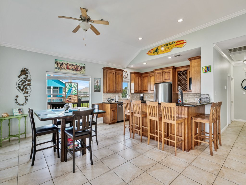 Outlaw's Inn Vacation Rental in Texas - RedAwning