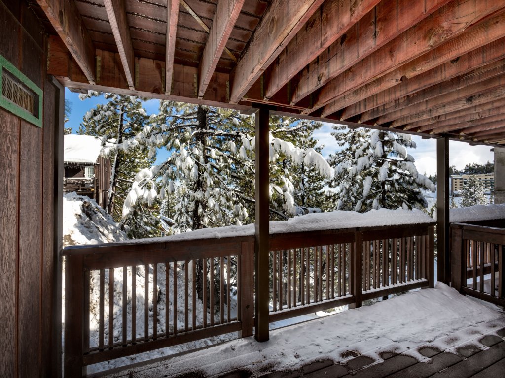 Snowflake Chalet Vacation Rental in Stateline - RedAwning