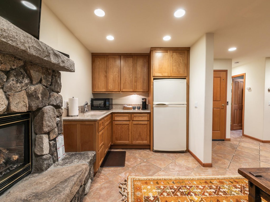 Silver Rock Lodge Vacation Rental in Zephyr Cove - RedAwning