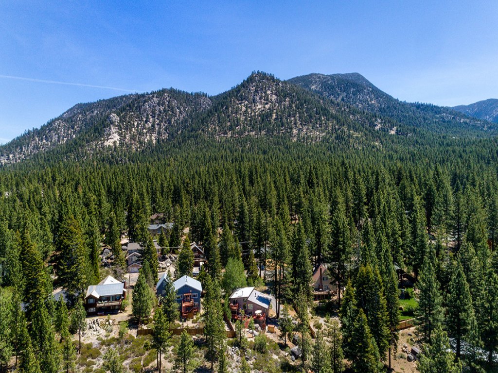 Cold Creek Lodge Vacation Rental in California - RedAwning