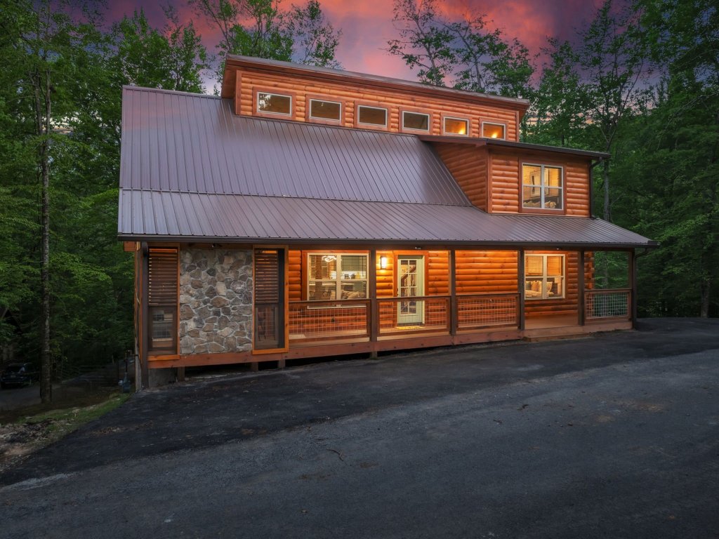 ER62 - Smoky Splash Getaway Vacation Rental in Pigeon Forge - RedAwning